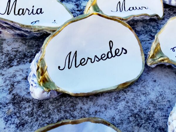 Personalized Oyster Shell Place Cards from Spain 20 pcs, Oyster Shell with Calligraphy and Gold Metallic Edge for Wedding, Restaurant, Event - Image 4