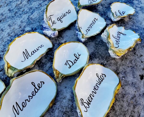 Personalized Oyster Shell Place Cards from Spain 20 pcs, Oyster Shell with Calligraphy and Gold Metallic Edge for Wedding, Restaurant, Event - Image 6